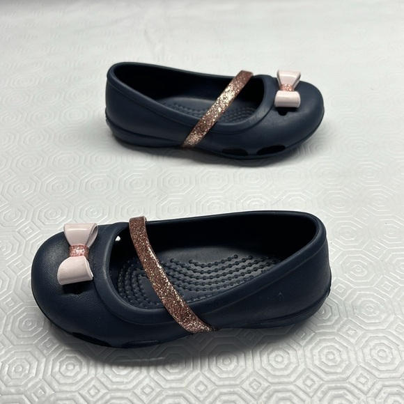 Crocs Slip On Shoes Navy Blue with Pink Bows and Glitter Strap Child’s Size 8 - Picture 4 of 10